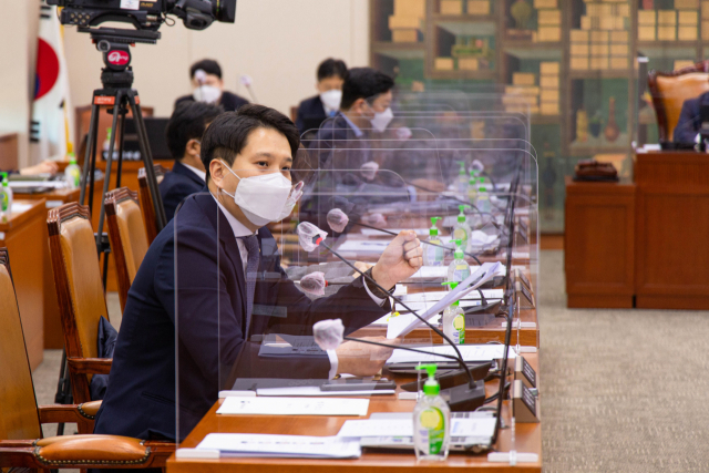 앞으로는 대학원생도 ‘취업 후 학자금 대출 상환’이 가능해진다. ‘취업 후 학자금 상환 특별법’ 개정안을 발의한 더불어민주당 전용기 국회의원. 전용기 의원실 제공