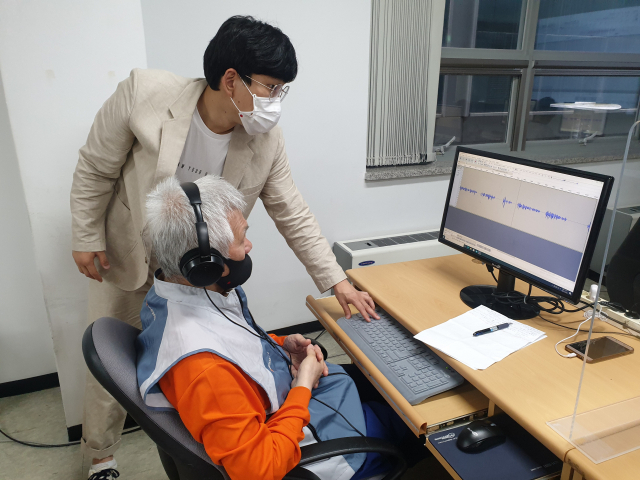 부산시청자미디어센터 ‘신중년을 위한 팟캐스트 크리에이터 양성과정’ 수업.