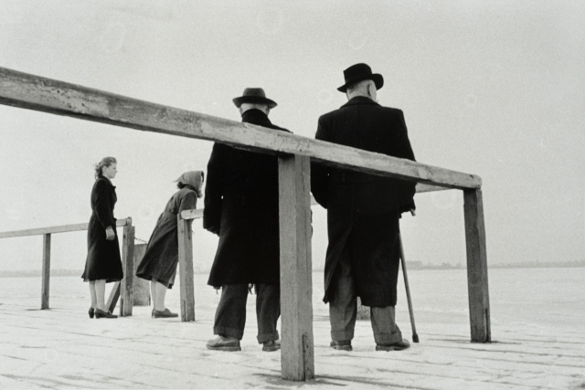 아르노 피셔 '뮈리츠 1956'. © Estate Arno Fischer, ifa