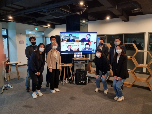 지난 20일 온라인 중심으로 진행된 ‘2021 글로벌 신발디자이너 양성지원 워크숍’ 개막식. 부산경제진흥원 신발산업진흥센터 제공