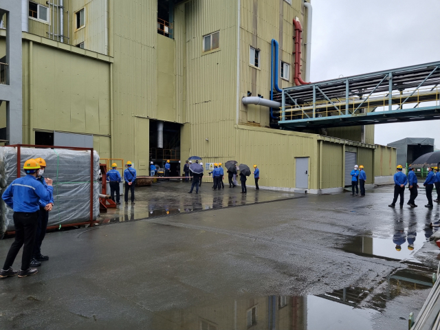 지난달 30일 울산 고려아연 온산제련소에서 노동자 2명이 사망한 가운데 경찰과 유관기관이 3일 사고현장에서 합동감식을 진행하고 있다. 독자 제공