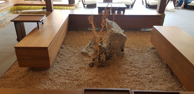 연경재 2층 모습. 정원 모습을 구현했다. 정달식 신임기자