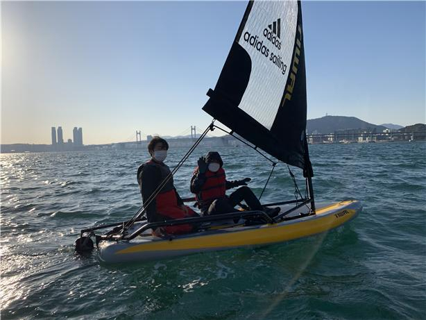 부산 대표 복합 마리나 시절인 더베이101에서는 다양한 해양체험 프그램을 즐길 수 있다.