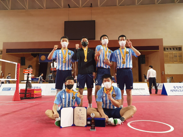 전국선수권대회에서 우승한 부산체고 세팍타크로팀. 부산체고 제공