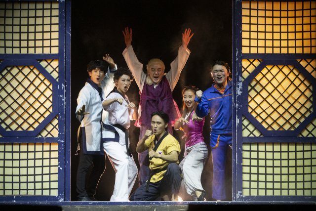 제18회 부산국제연극제 개막작 '점프'의 리허설 장면. 부산국제연극제조직위 제공