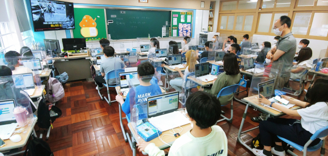 부산 남구 연포초등의 정보화사회 맞춤형 윤리교육 모습. 연포초등 제공