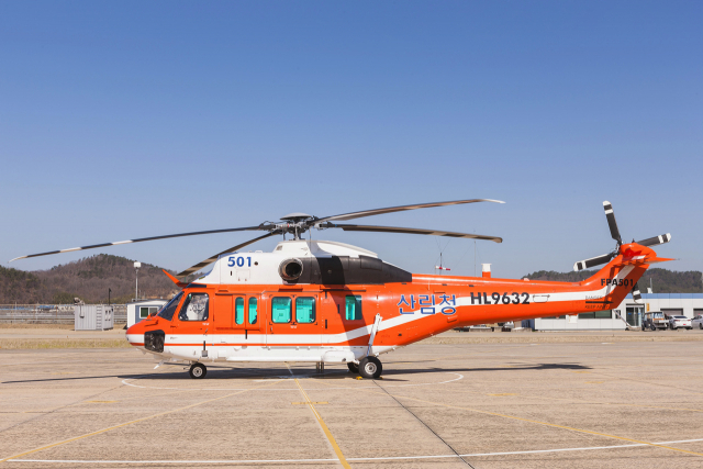 야간 산불 진화가 가능한 국내 유일의 산림청 국산 헬기(KUH-1FS). KAI 제공