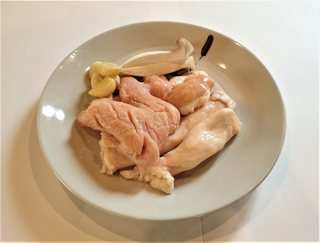 소금, 마늘, 참기름, 후추로 양념한 모둠구이 백.