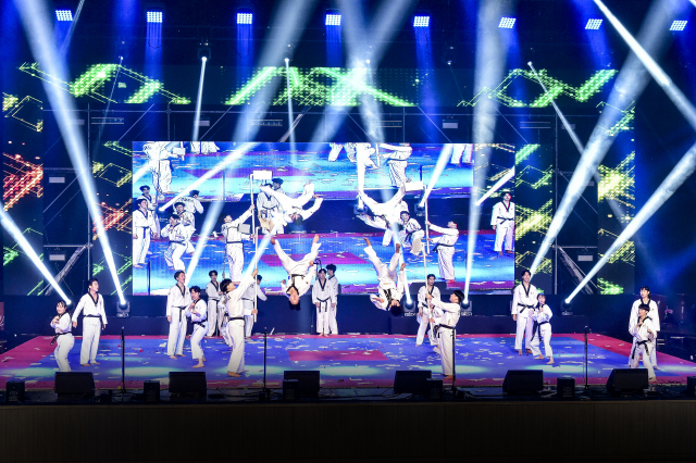 부산 엔젤피스 예술단의 공연 모습. ㈔부산 엔젤피스 예술단 제공