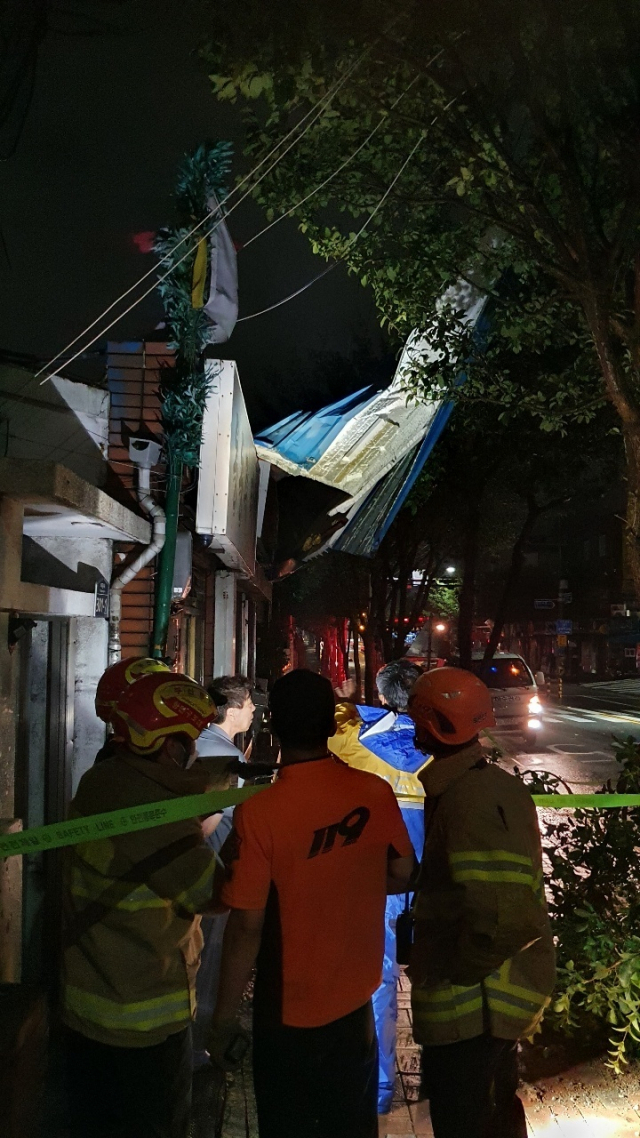 강풍에 부산 곳곳이 피해를 입었다. 부산소방재난본부 제공