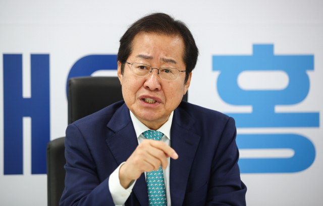 국민의힘 대선 경선 후보인 홍준표 의원이 31일 서울 여의도에 마련된 캠프에서 <부산일보>와 인터뷰를 하고 있다. 김종호 기자 kimjh@