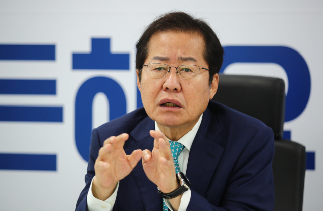 국민의힘 대권주자인 홍준표 의원이 31일 서울 여의도에 마련된 캠프에서 <부산일보>와 인터뷰를 하고 있다. 김종호 기자 kimjh@