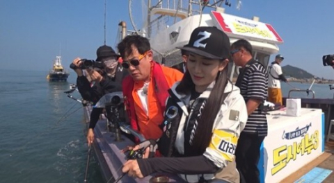 전날 코로나19 확진자가 나온 채널A 인기 예능 프로그램 ‘나만 믿고 따라와 도시어부3’(이하 도시어부3)에서 추가 확진자가 다수 나와 비상에 걸렸다. 채널A 제공