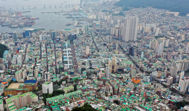 부산 원도심 중구 일원 전경. 부산일보DB