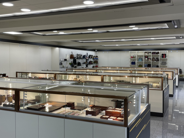 코로나19 장기화로 운영을 중단했던 경남 통영의 ‘12공방 전통공예품 전시판매장’이 새 단장을 거쳐 10월 중 다시 문을 연다. 통영한산대첩문화재단 제공