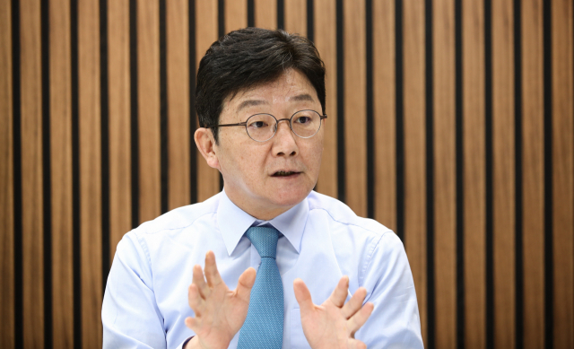 국민의힘 대권주자인 유승민 전 의원이 14일 서울 여의도에 마련된 캠프에서 <부산일보>와 인터뷰를 갖고 있다. 김종호 기자 kimjh@