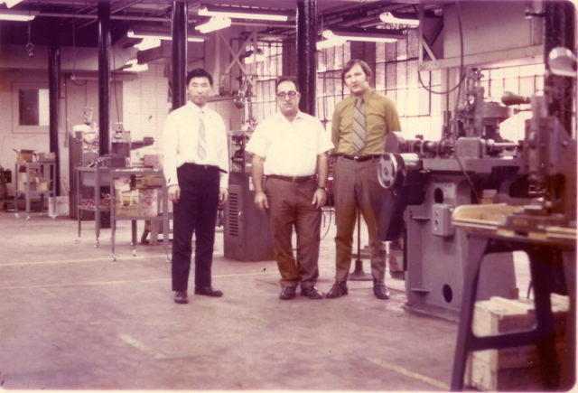 애칭이 '러시안'인 콜트사 기술 사수(오른쪽)와 함께 했다.