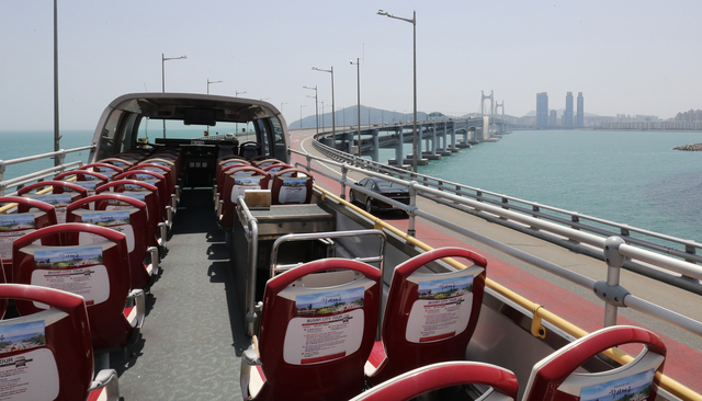 사진은 부산시티투어버스. 부산일보DB