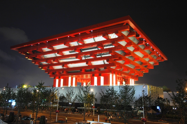 2010년 상하이엑스포 당시 화려하고 웅장한 중국관 모습. 부산일보DB