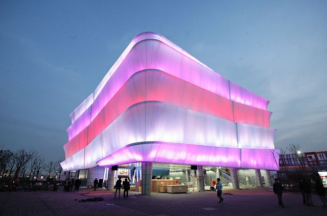 2010년 상하이엑스포 한국기업관 전경. 부산일보DB