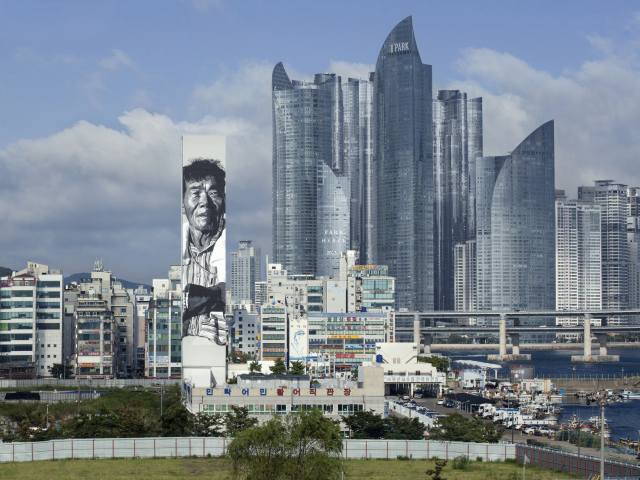 부산 수영구 민락동에 실시된 공공예술 사례. 문화예술 플랜비 제공