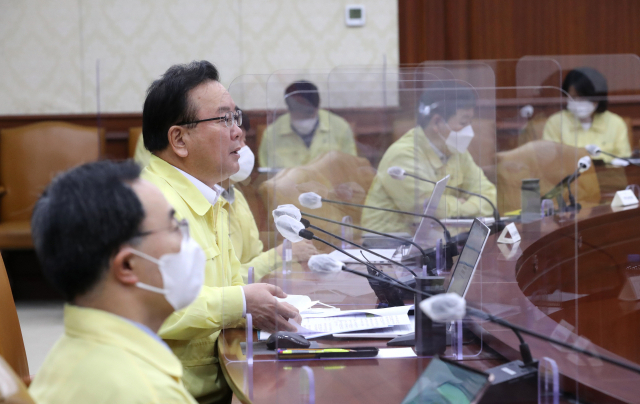 김부겸 국무총리가 26일 정부서울청사에서 중대본 회의를 주재하고 있다. 연합뉴스