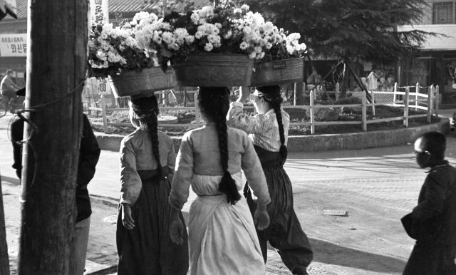 작품 '아침, 서면’(부산, 1946). 임응식사진아카이브 제공