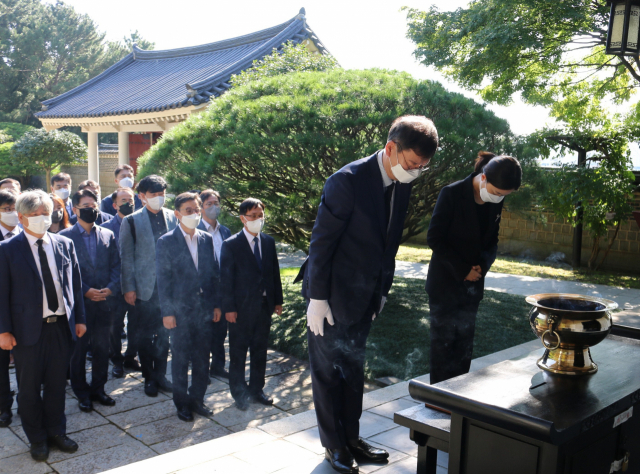 부산TP 간부진 충렬사 참배.