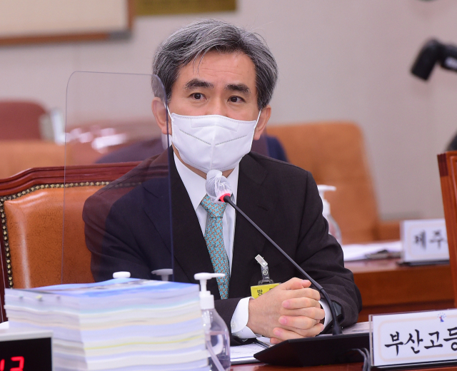 국회 법제사법위원회는 8일 부산고등법원 등 전국 고등·지방법원에 대한 국정감사를 실시했다. 박효관 부산고등법원장이 발언하고 있다. 연합뉴스