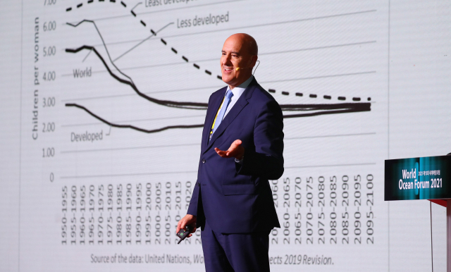 저자인 마우로 기옌 영국 케임브리지대학 저지경영대학원장이 기조세션에서 강연을 하고 있다. 정종회 기자 jjh@