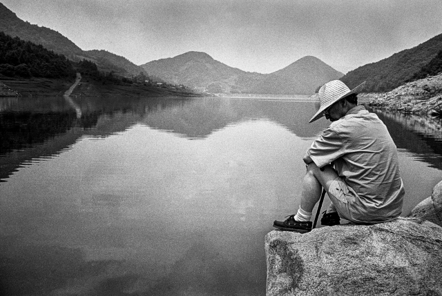 출판인 한창기(충북 충주, 1996). ⓒ강운구, 고은사진미술관 제공