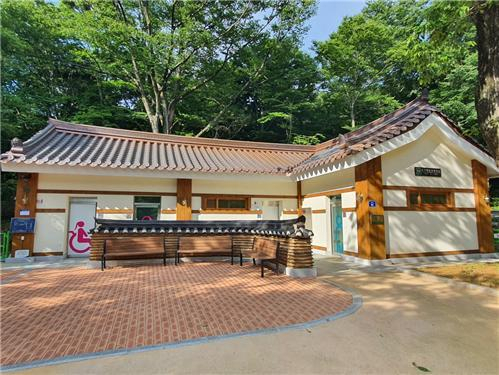 가야산 국립공원 육각정 화장실, 아름다운 화장실 특별상 수상 - 뉴스 썸네일 이미지