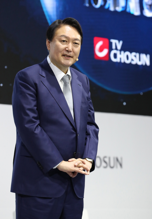 국민의힘 윤석열 대선 후보가 22일 서울 광진구 그랜드워커힐서울에서 열린 TV조선 글로벌리더스포럼2021에서 국가 미래 비전을 발표하고 있다. 연합뉴스