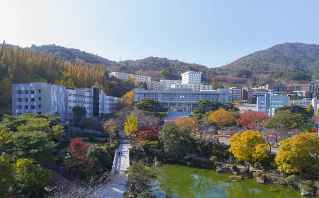 경남대학교 전경