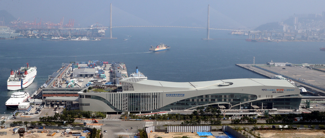 부산 동구 부산항국제여객터 전경. 부산일보DB