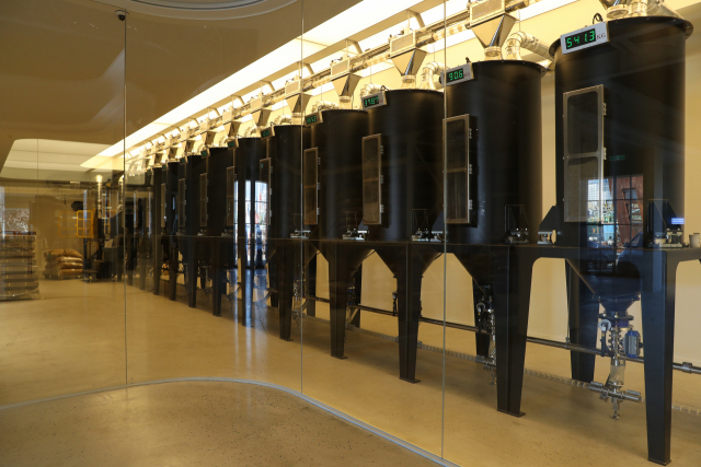 영도 모모스커피 로스터리 앤 커피바. 정대현 기자 jhyun@