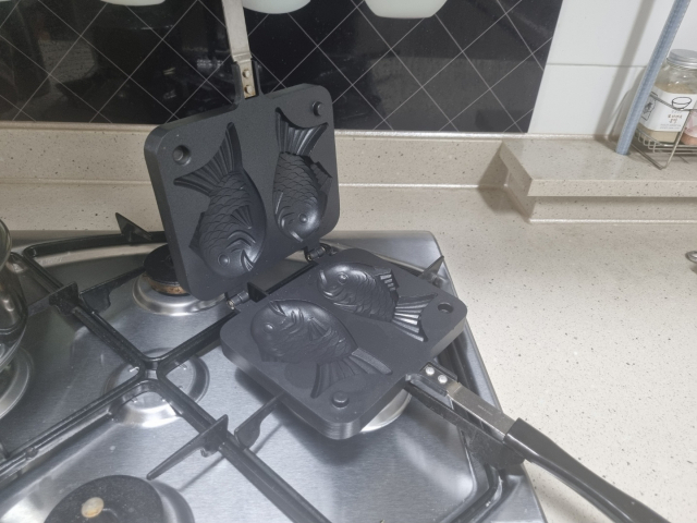 집에서 간단하게 요리할 수 있는 붕어빵 기계. 장병진 기자