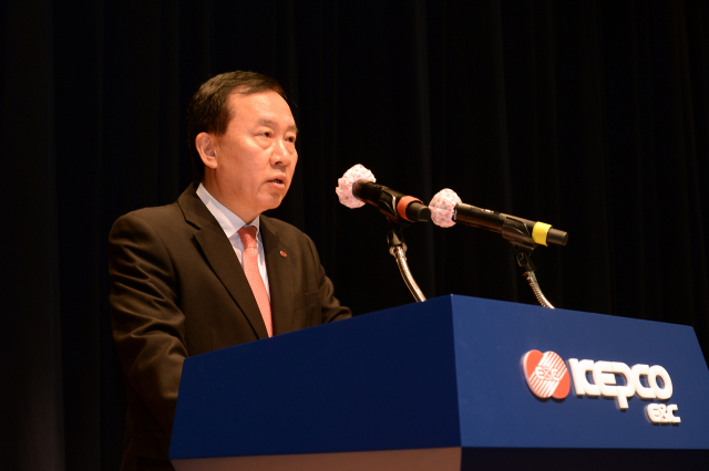 한국전력기술 김성암 사장이 2022년 시무식에서 임직원들에게 격려와 당부의 말을 전하고 있다. 한전기술 제공