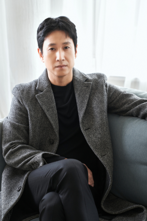배우 이선균이 세계적인 주목을 받은 영화 ‘기생충’ 이후 스크린 복귀작으로 ‘킹메이커’를 선택했다. 메가박스중앙플러스엠 제공
