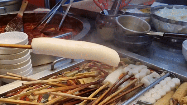 물떡은 간장과 궁합도 좋다. 장병진 기자