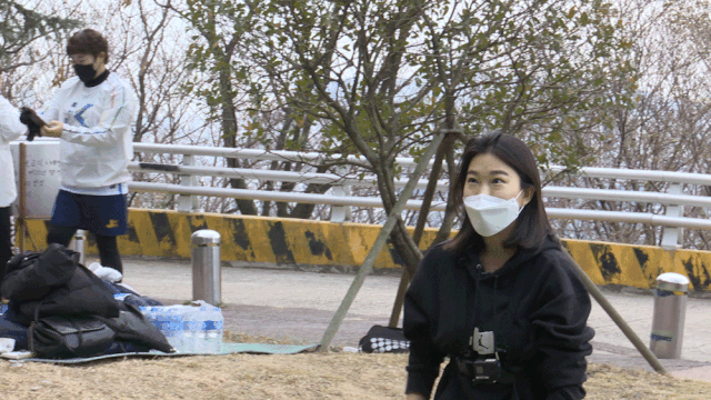 잘 맞은 공은 헤딩을 해도 아프진 않았지만, 헤딩만 반복적으로 하다보니 머리가 멍해지는 기분이 들었다.