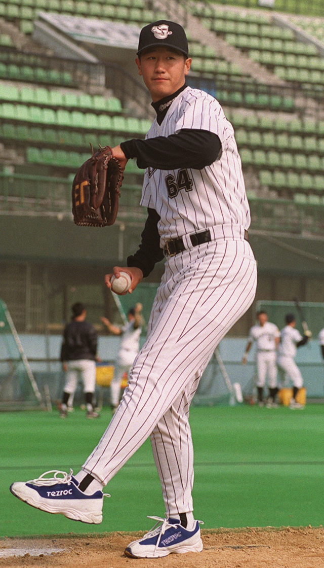 2000년 이대호의 모습. 부산일보DB