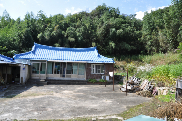 시가 삼장수 마을 관광자원화사업을 진행 중인 하북면 삼장수 생가. 김태권 기자