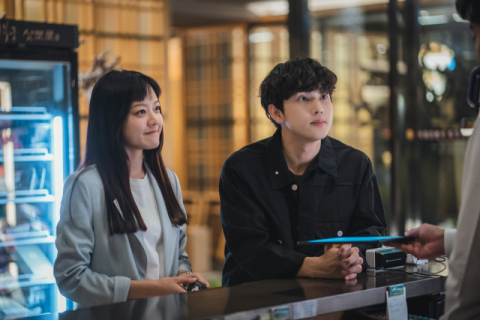 OTT 웨이브 오리지널인 드라마 '트레이서' 스틸 컷. 이 드라마는 MBC에서 방송 중이다. 웨이브 제공