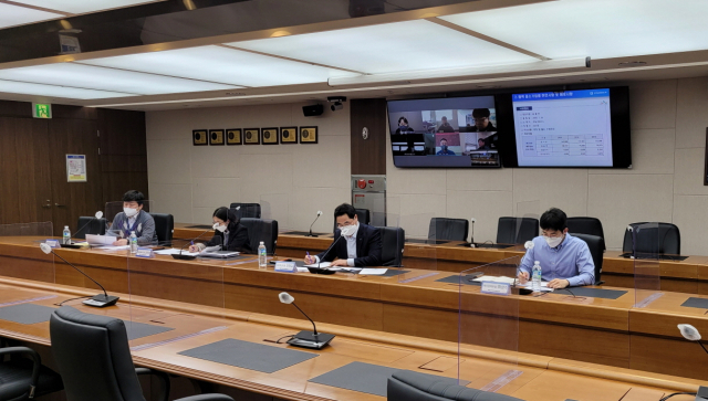 한국남부발전이 지난 3일 부산 본사 비전룸에서 중소기업의 우크라이나 사태 극복을 위한 소통 간담회를 열었다. 남부발전 제공