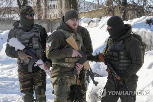 다국적 의용군 부대 ‘조지아 군단’이 키이우(키예프)에서 훈련을 받는 모습. AP연합뉴스