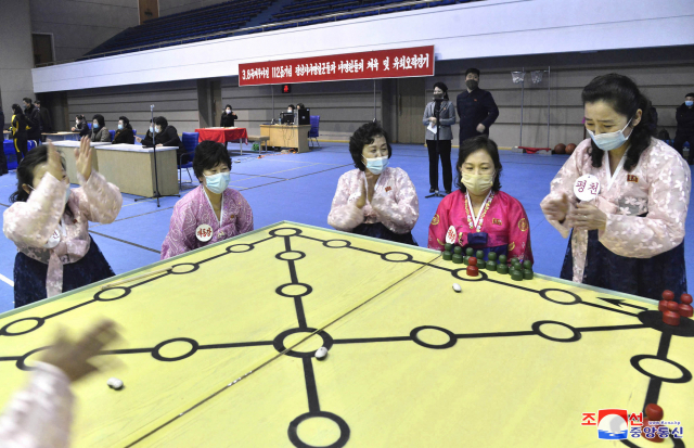 3·8 국제부녀절(세계 여성의 날) 112주년 기념 평양시 여맹일꾼들과 여맹원들의 체육 및 유희오락 경기가 지난 3일부터 7일까지 청춘거리 송구경기관에서 진행됐다고 조선중앙통신이 8일 보도했다. 연합뉴스