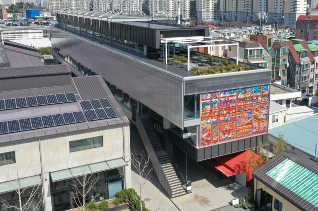 현대차가 운영하는 현대모터스튜디오 부산은 디자인 중심의 문화공간이다. 정종회 기자 jjh@