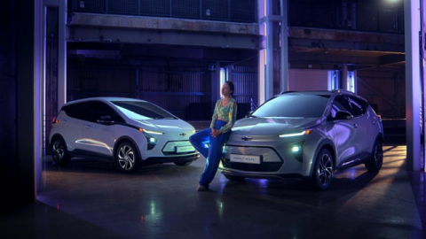 한국GM의 글로벌 브랜드 쉐보레는 2022년형 볼트 EV와 볼트 EUV 고객 인도를 앞두고 버추얼(가상) 인플루언서 '로지'와 협업한 광고 영상을 공식 유튜브 채널에 공개했다고 28일 밝혔다. 연합뉴스