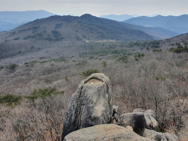 비가 안 오면 금샘도 메마른다.